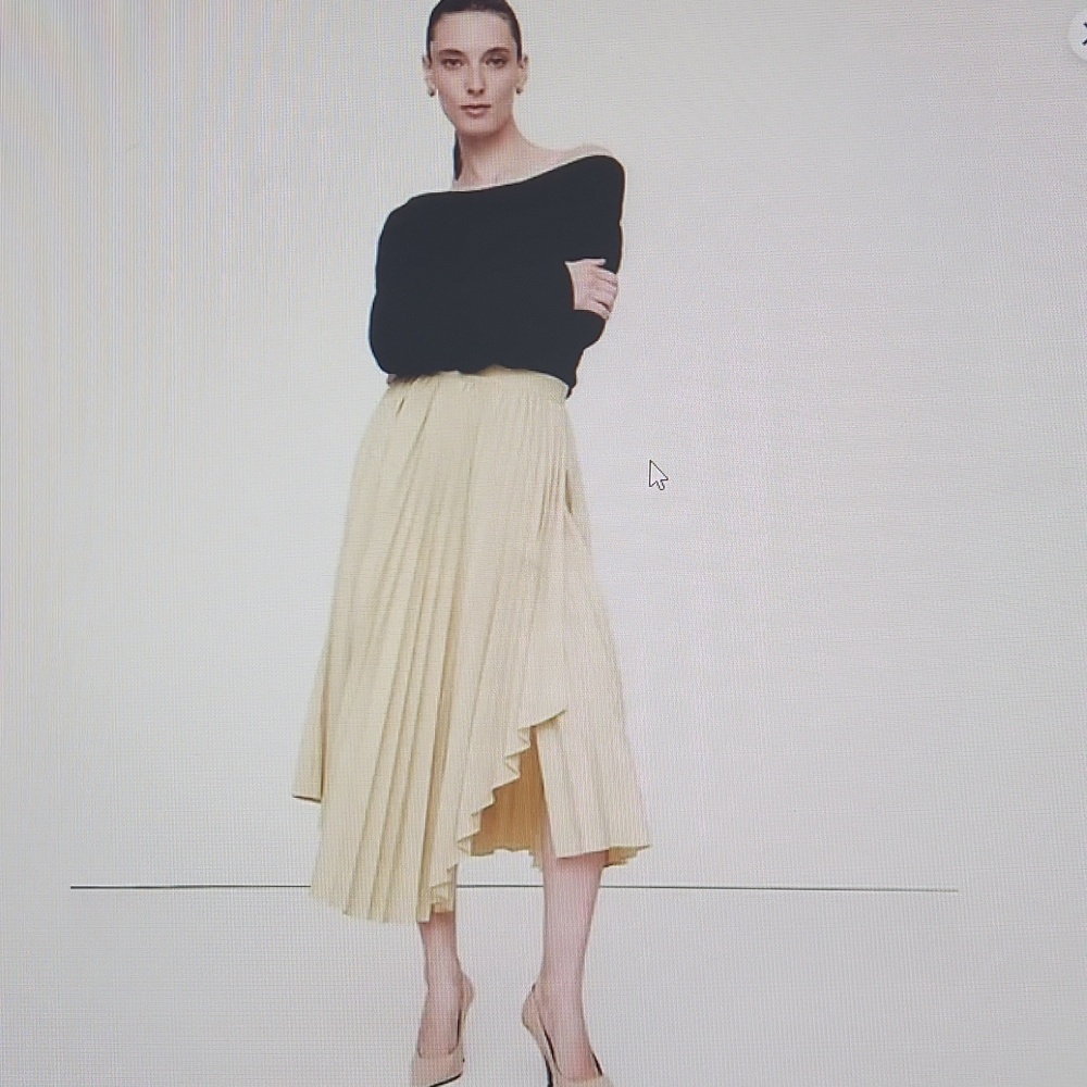 Banana Republic Cream Asymmetrical Pleated Midi Skirt